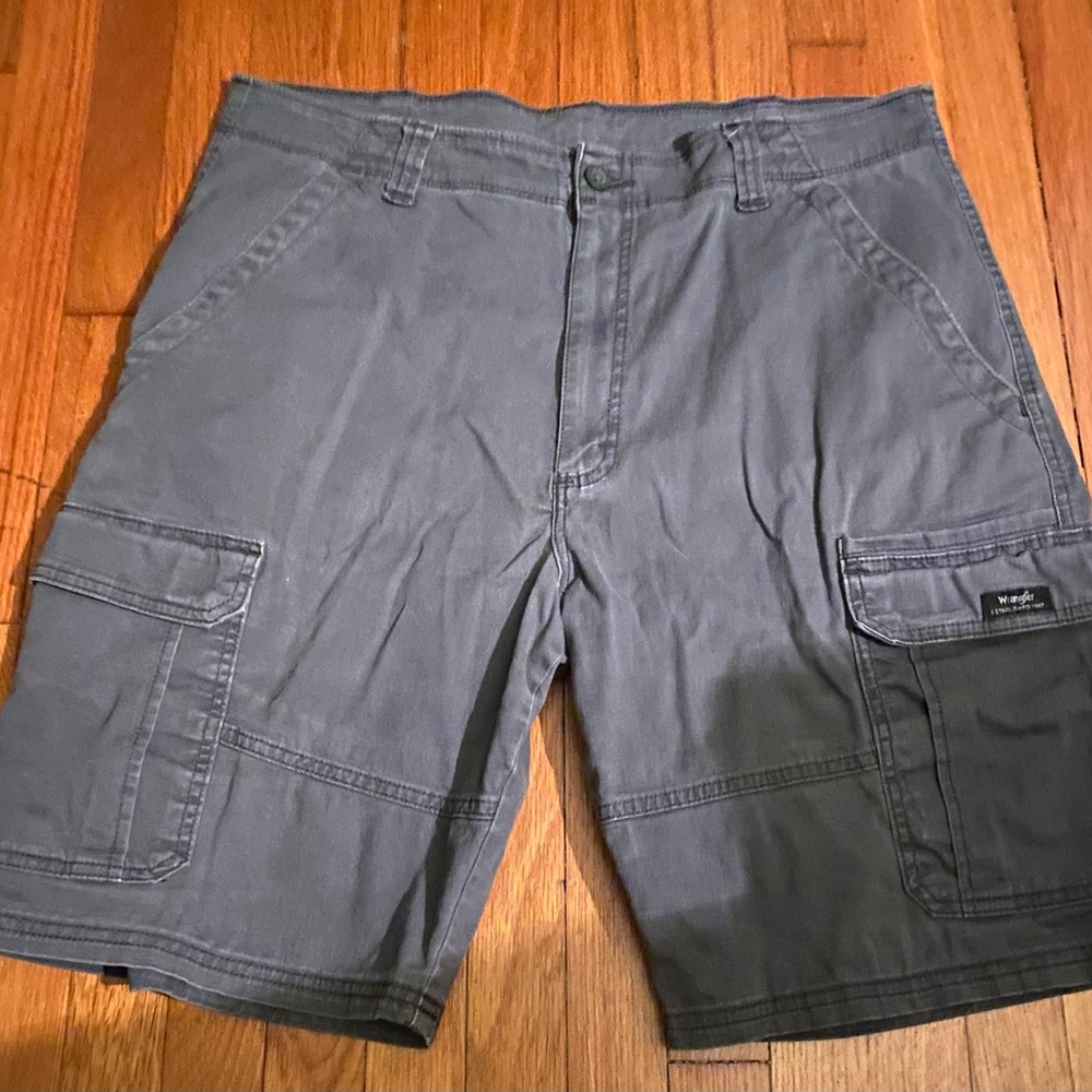 Wrangler Cargo Shorts, Grey, Size 36